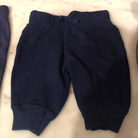 Carter’s set of 5 0-3 month Pants - Picture 6 of 8